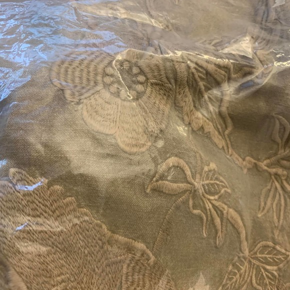 Pottery Barn Kelcie Pillow Cover Neutral 22 sq Embroidered Stonewash Birds Linen - Picture 10 of 15